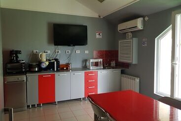 Hostel Well