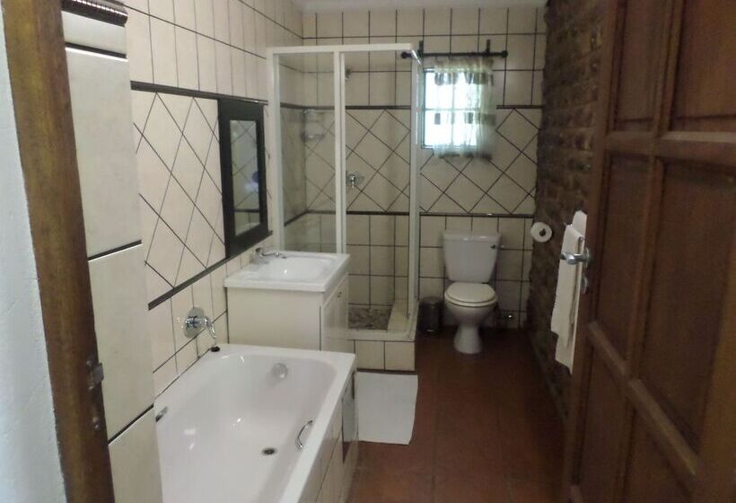 هتل Foundry Guest Lodge