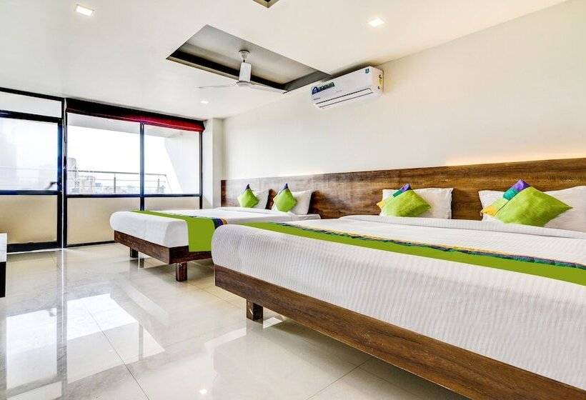 Отель Treebo Shree Sai Suites