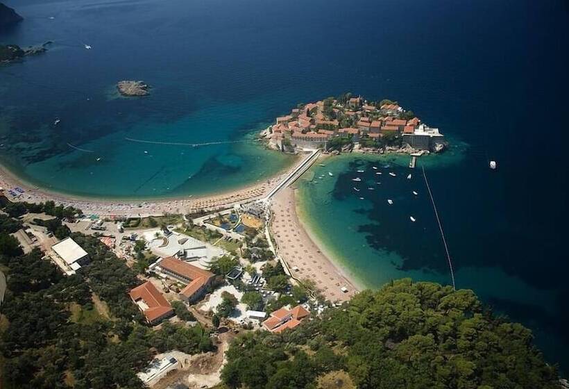 Almare Apartments  Budva