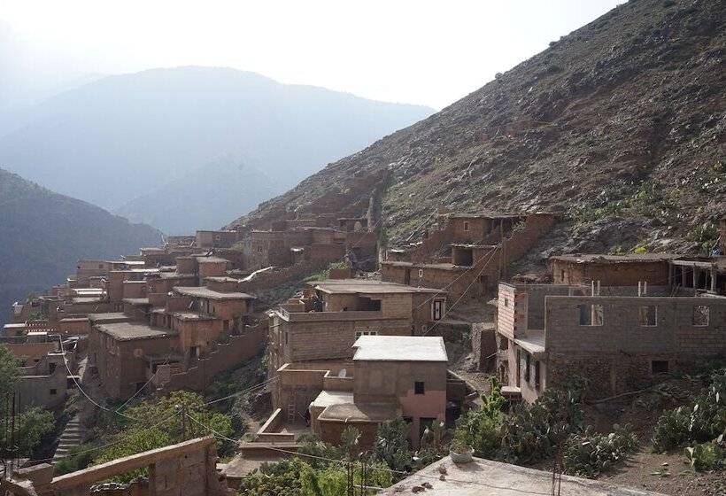 تختخواب و صبحانه Berber Family Lodge
