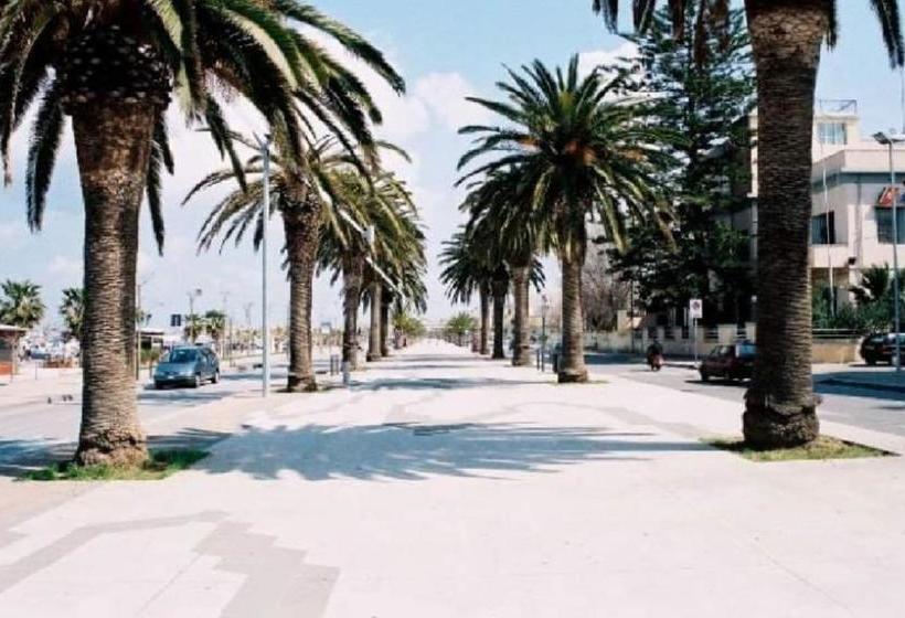 تختخواب و صبحانه Big Fish Alghero Guesthouse