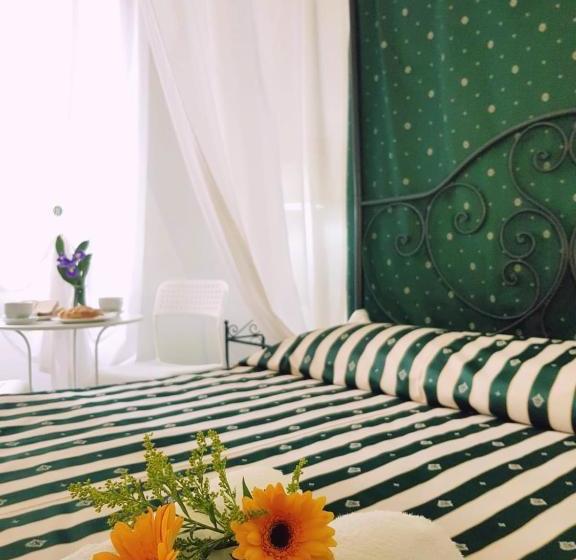 تختخواب و صبحانه Big Fish Alghero Guesthouse