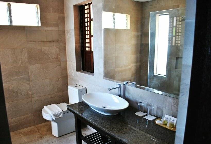 Отель Altamare Dive And Leisure Resort Anilao
