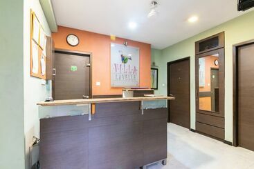 هتل Compact Villa Lavelle