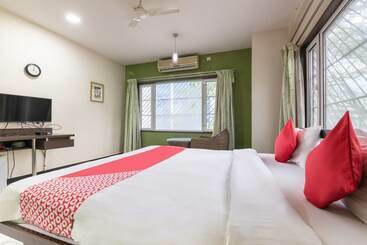 هتل Compact Villa Lavelle