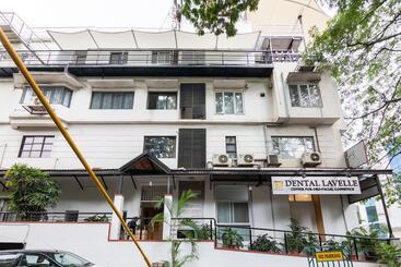 هتل Compact Villa Lavelle