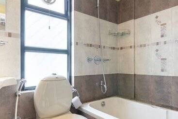 هتل Compact Villa Lavelle