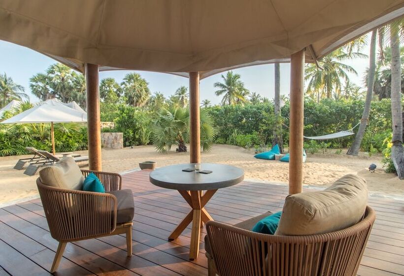 هتل Karpaha Sands