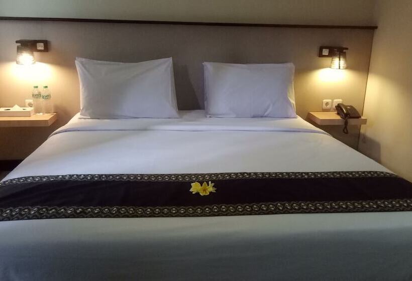 Отель Reddoorz Near Legian Street