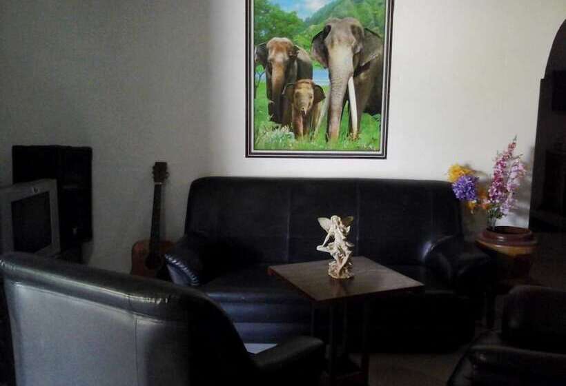 تختخواب و صبحانه House Of Esanya