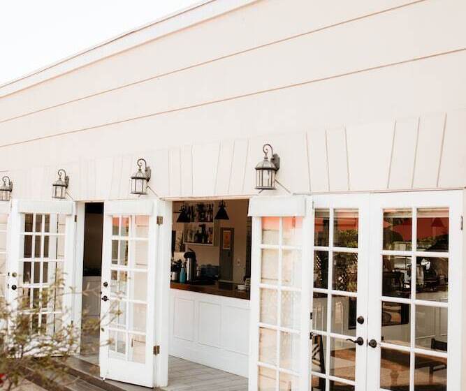 تختخواب و صبحانه La Villa De Adelina