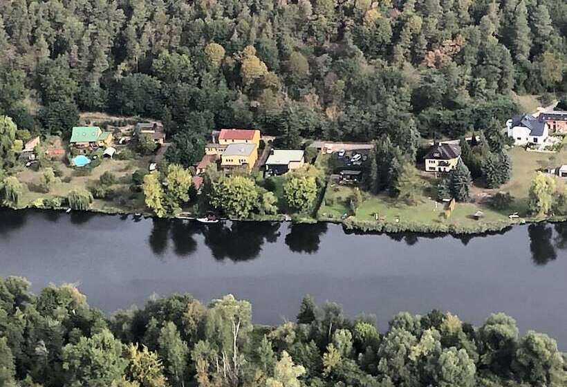 צימר Riverside Inn