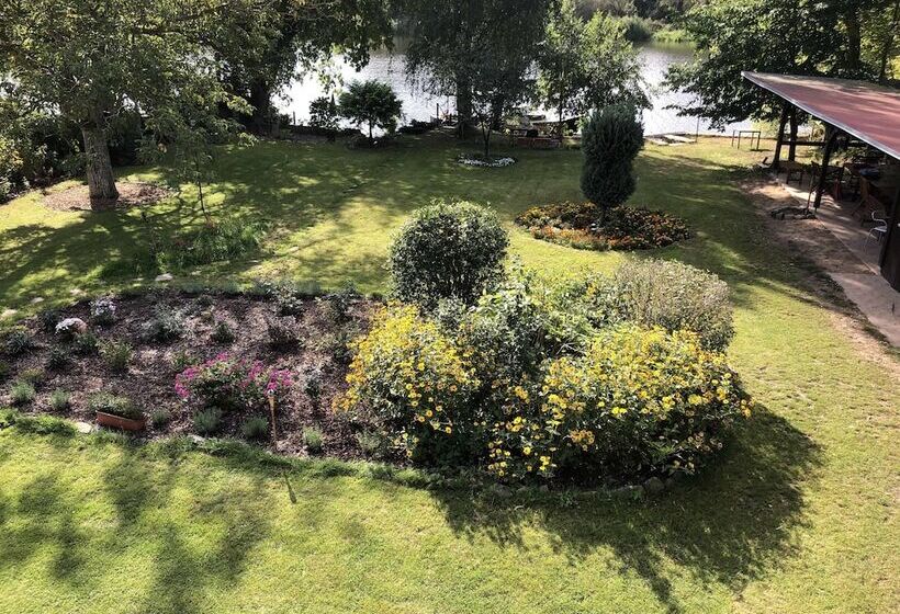 צימר Riverside Inn