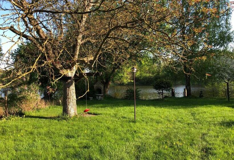 צימר Riverside Inn