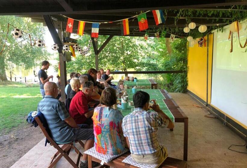 צימר Riverside Inn