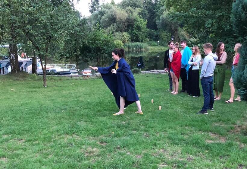 צימר Riverside Inn