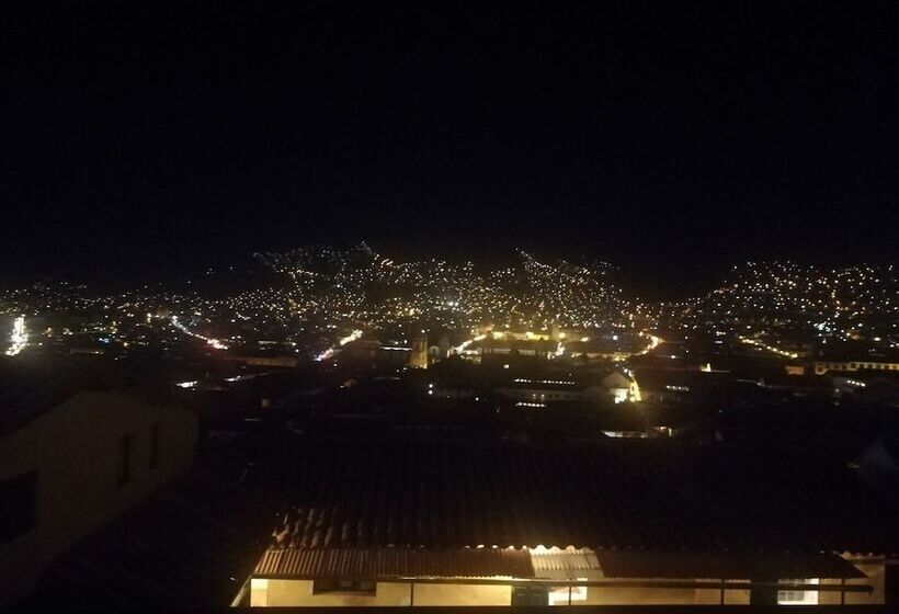 مسافرخانه El Mirador Del Inka Guest House
