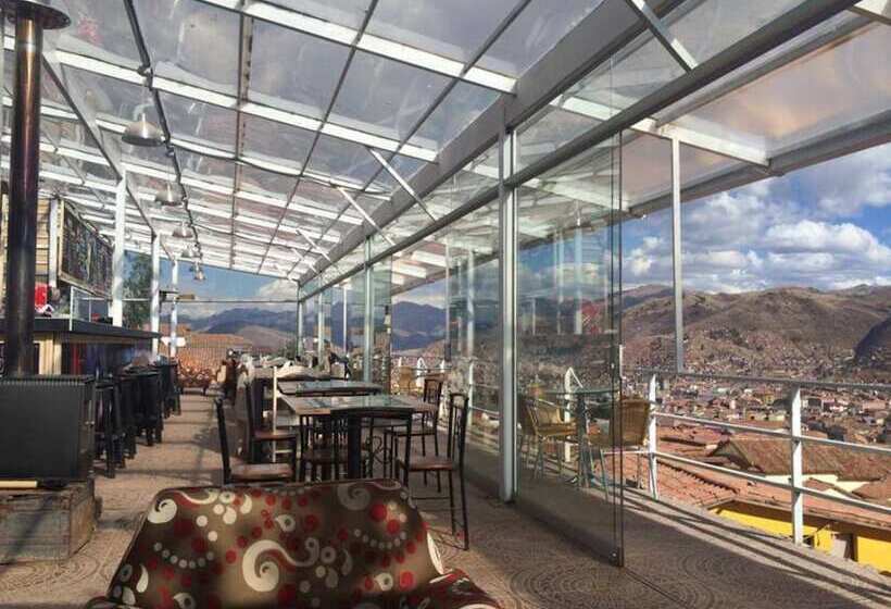 مسافرخانه El Mirador Del Inka Guest House
