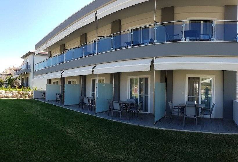Finikas Garden Beach Resort Nikiti
