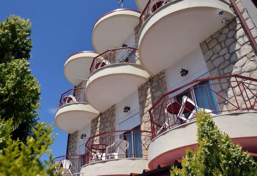 Giorgio Apartments