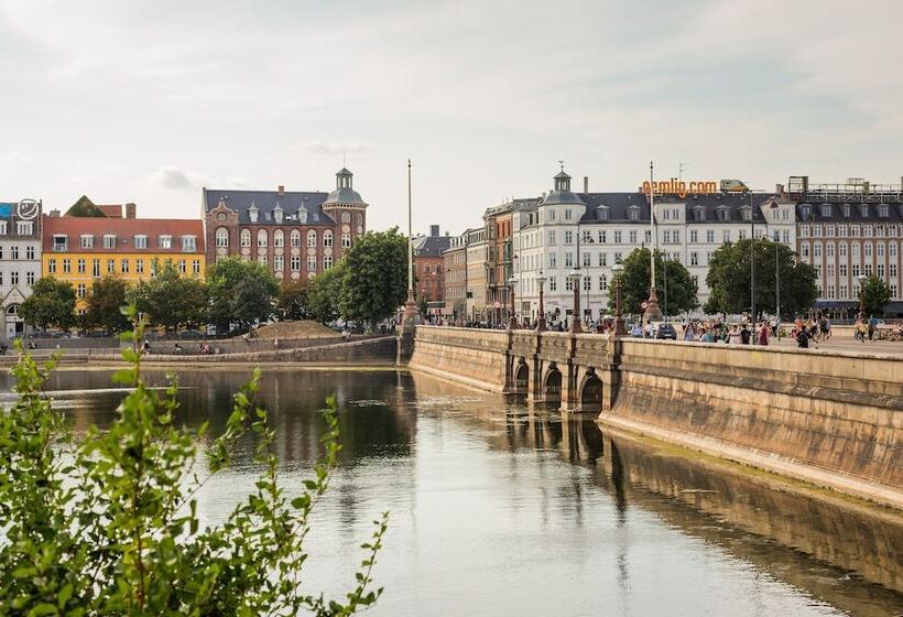 هتل Citizenm Copenhagen Radhuspladsen