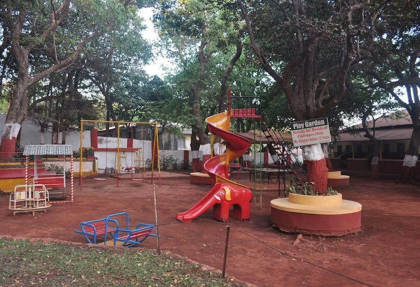 هتل Gujarat Bhavan