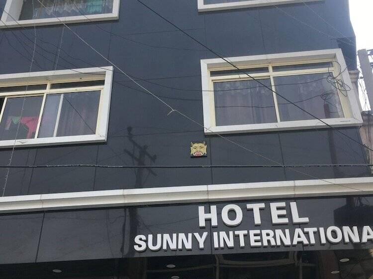 هتل Sunny International