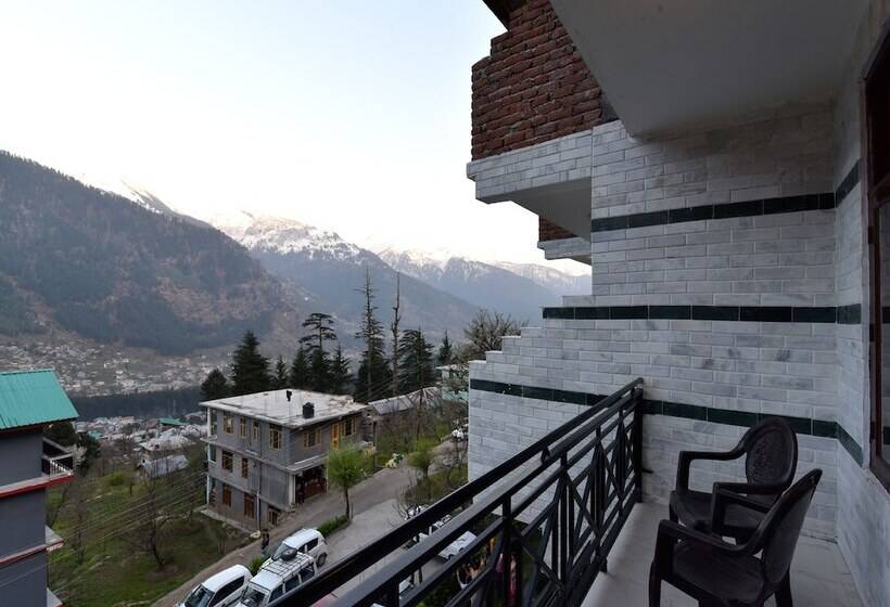 هتل The Manali Lodge By Oyo Rooms