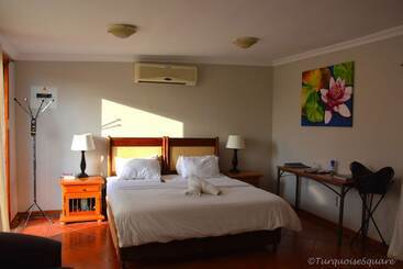 پانسیون La Montagne Guest Lodge