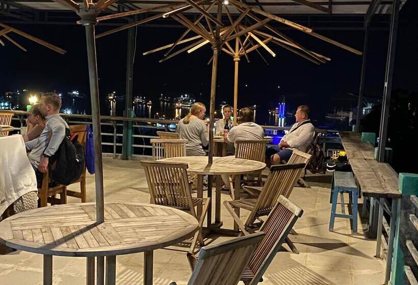 پانسیون Pesona Bali Room And Restaurant