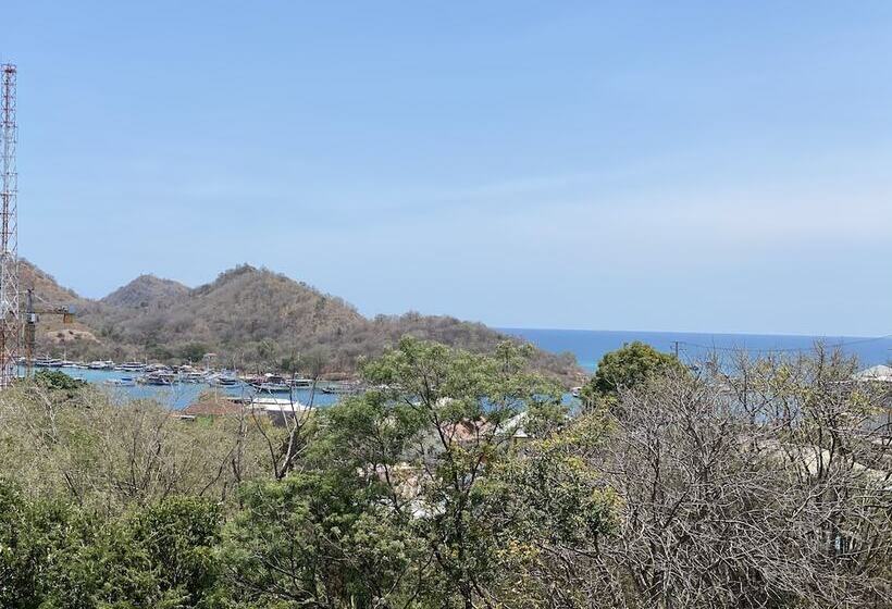 پانسیون Pesona Bali Room And Restaurant