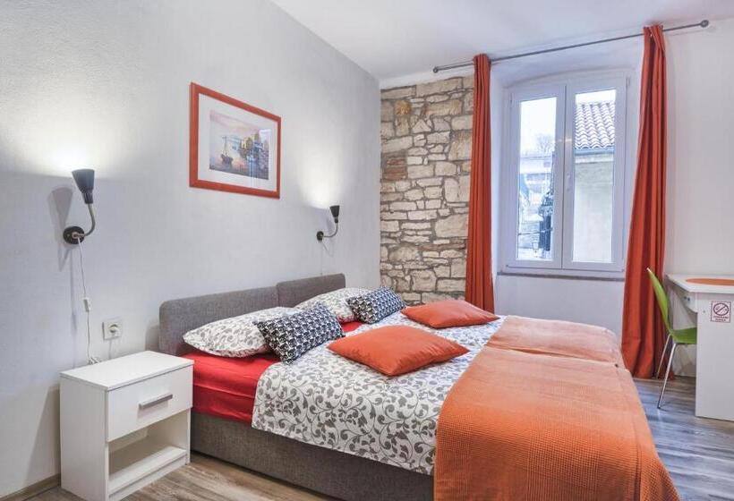 Top Center Rooms & Studio