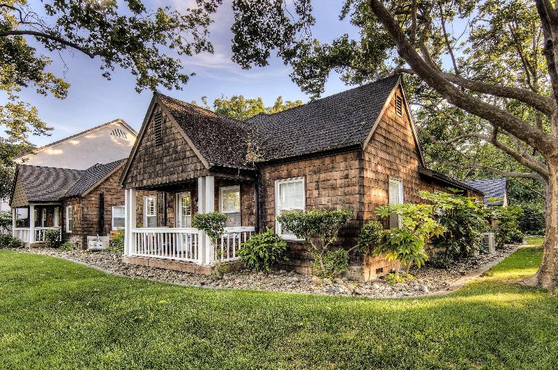 Aggie Inn, Ascend Hotel Collection