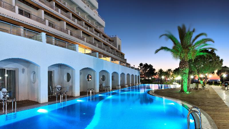 Batıhan Beach Resort & Spa