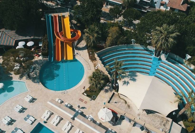 Batıhan Beach Resort & Spa