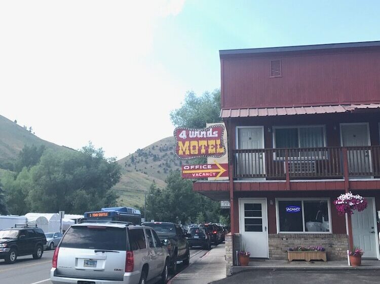 Four Winds Motel