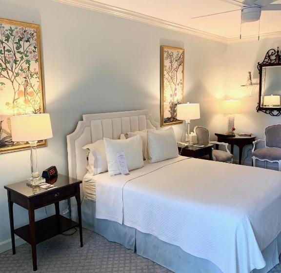 هتل 1842 Inn