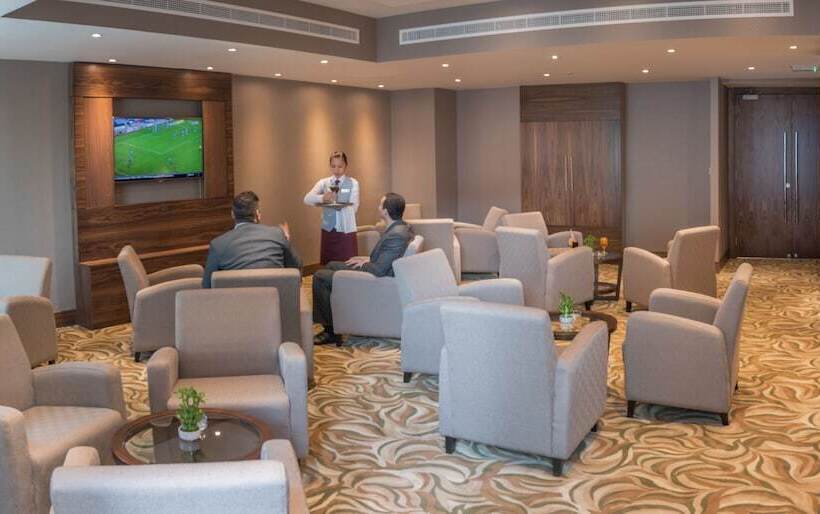 هتل Hawthorn Suites By Wyndham Abu Dhabi City Center