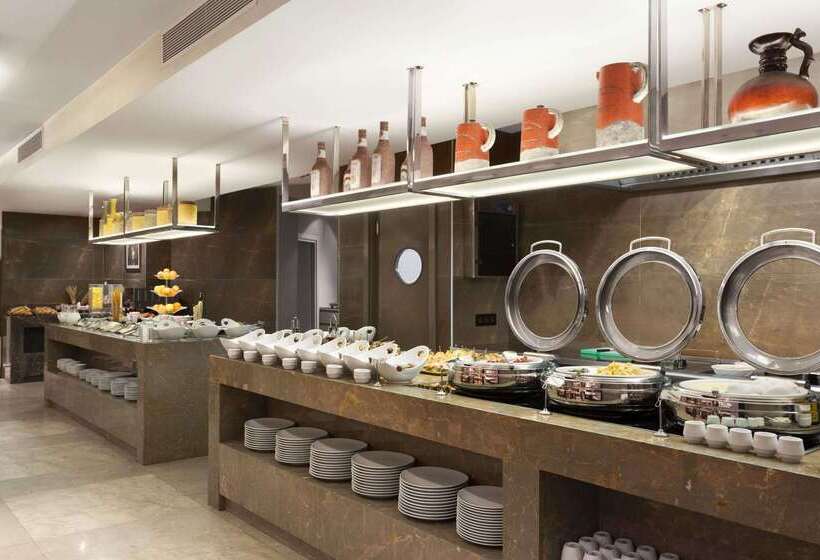 فندق Ramada By Wyndham Istanbul Grand Bazaar