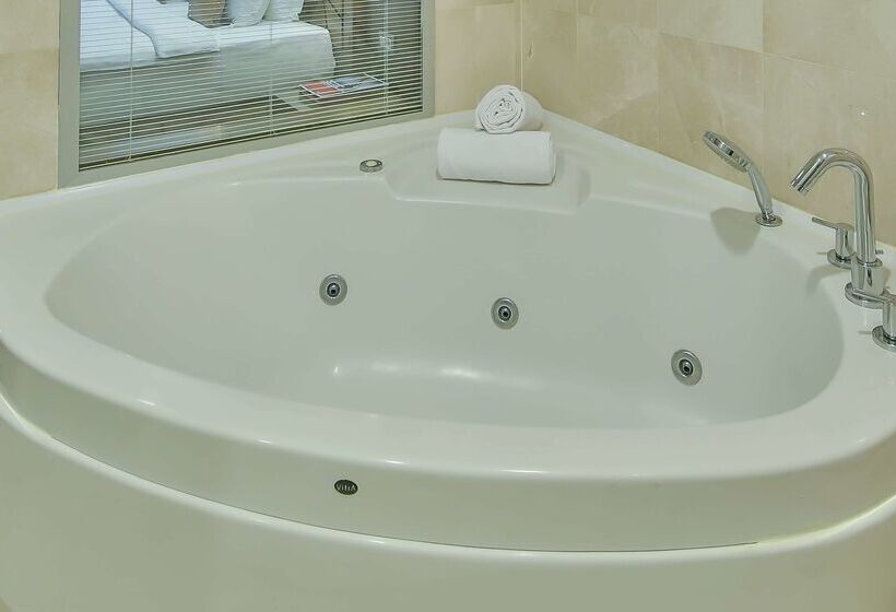 هتل Ramada By Wyndham İstanbul Taksim