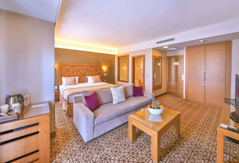 هتل Ramada By Wyndham İstanbul Taksim