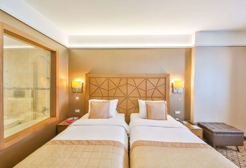 هتل Ramada By Wyndham İstanbul Taksim
