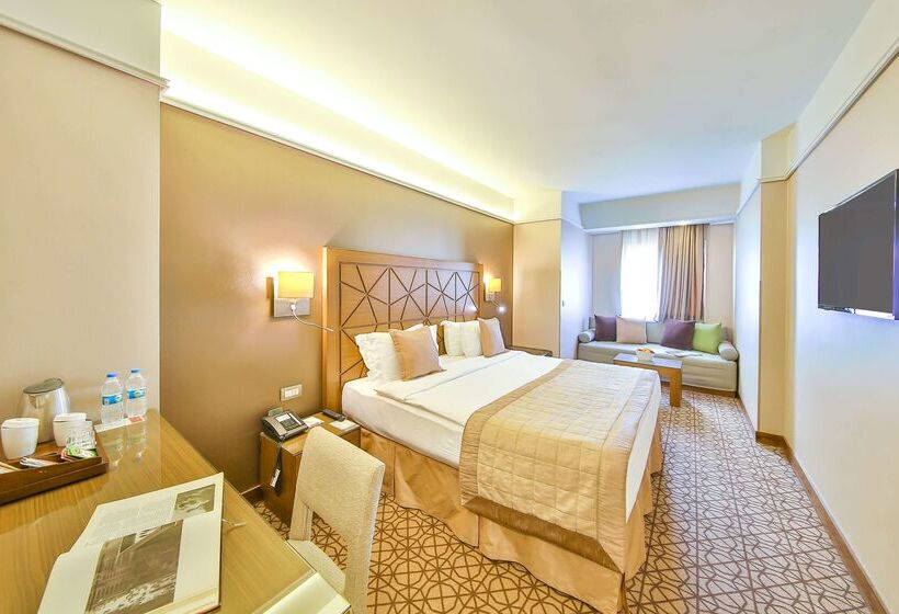 Hotel Ramada By Wyndham Istanbul Taksim