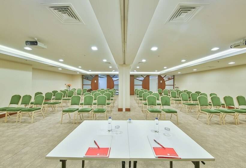 هتل Ramada By Wyndham İstanbul Taksim