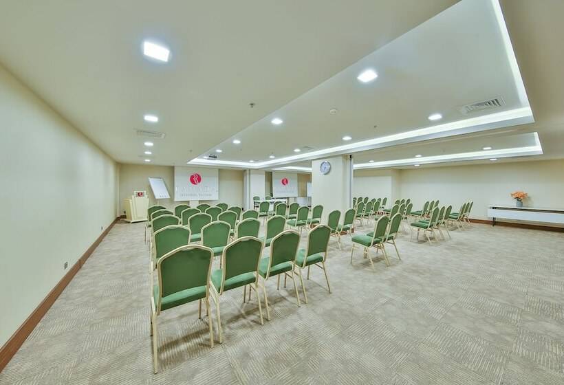 هتل Ramada By Wyndham Istanbul Taksim