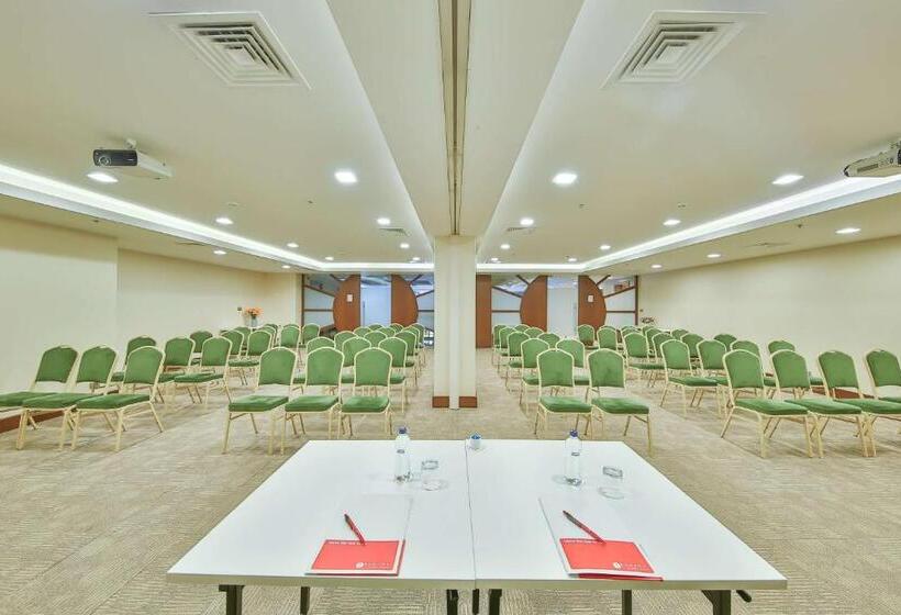 هتل Ramada By Wyndham İstanbul Taksim