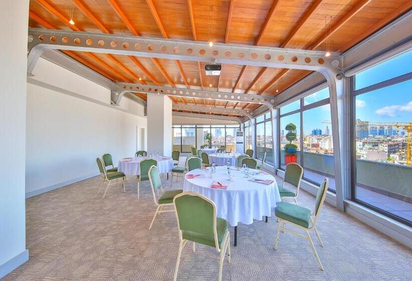 هتل Ramada By Wyndham İstanbul Taksim