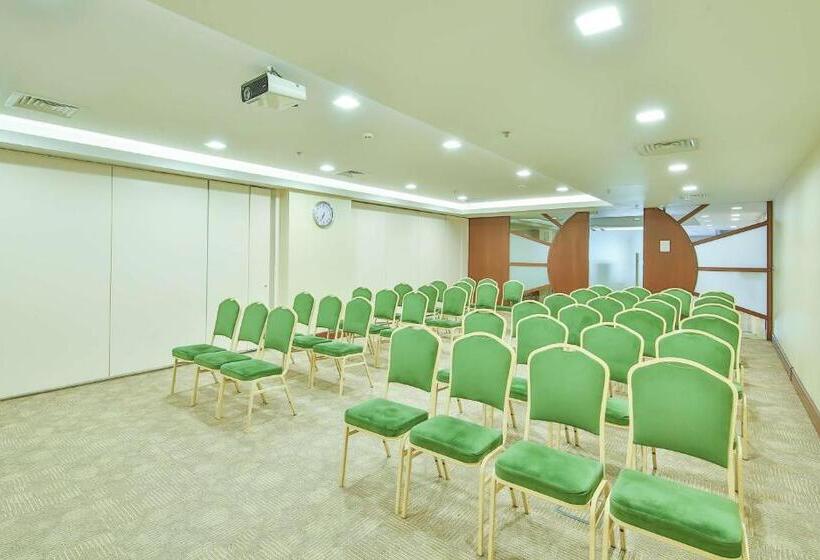 هتل Ramada By Wyndham İstanbul Taksim