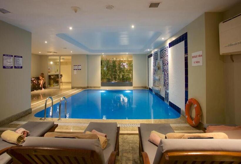 هتل Ramada By Wyndham İstanbul Taksim